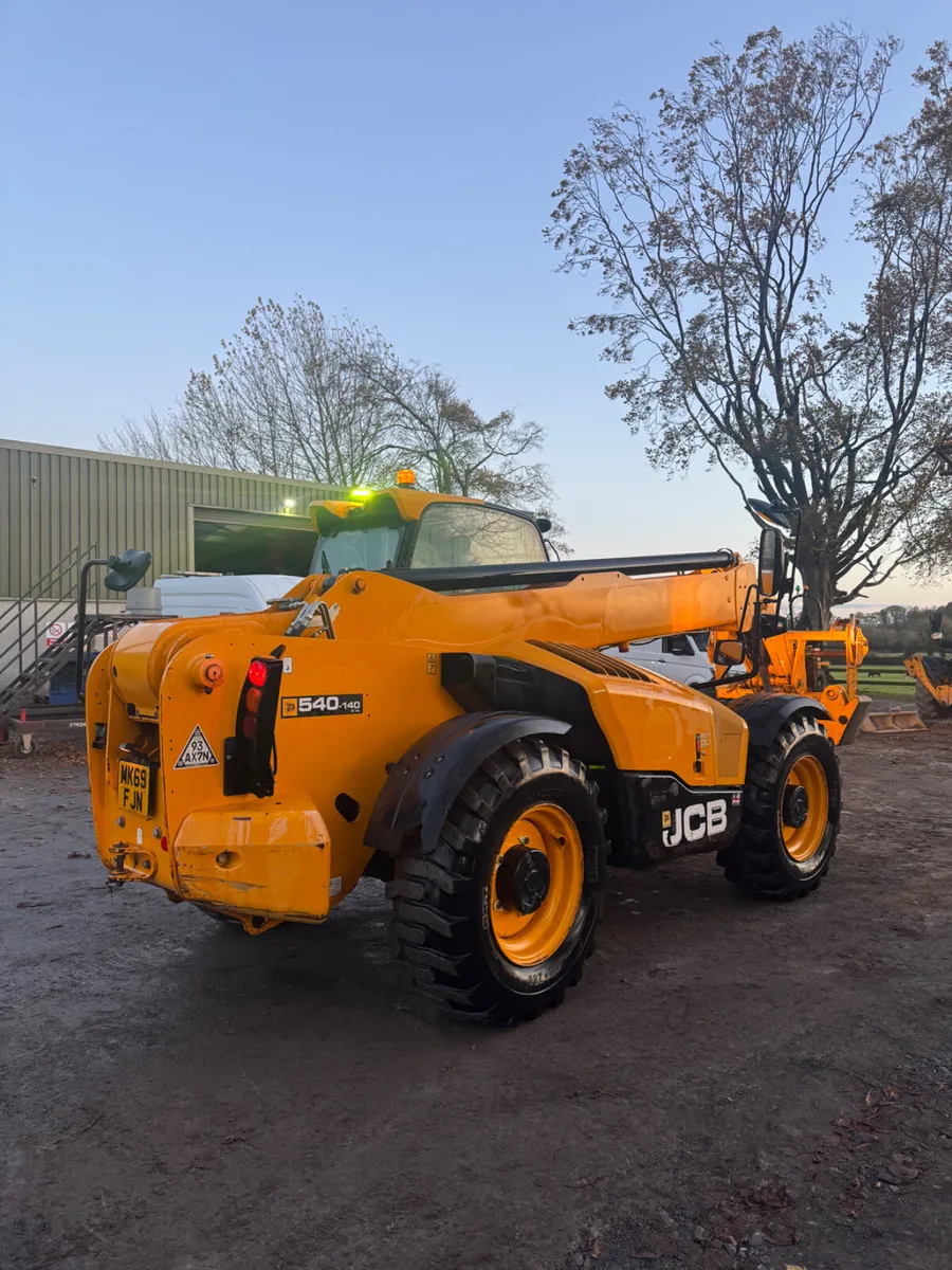 2019 JCB 540-140 - Image 1