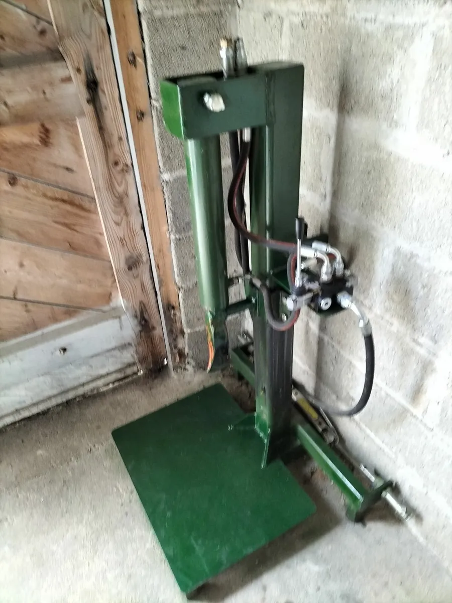 Transport box and log splitter - Image 1