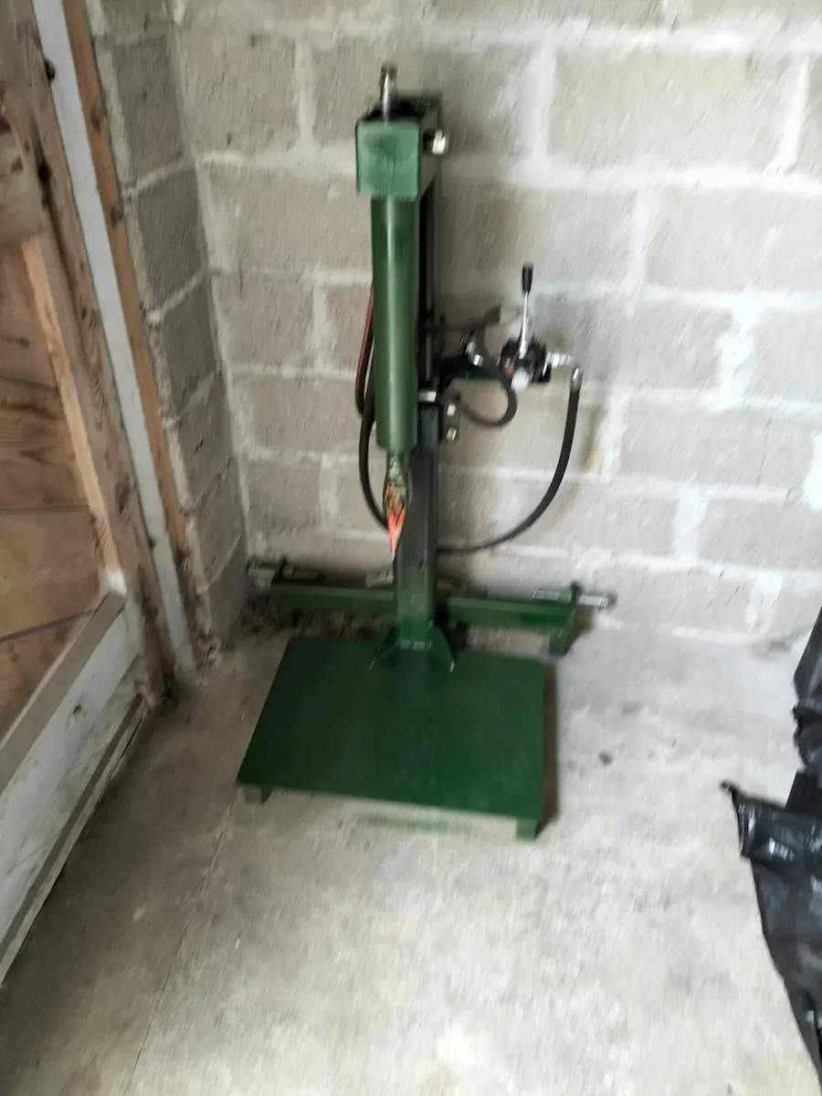 Transport box and log splitter - Image 2