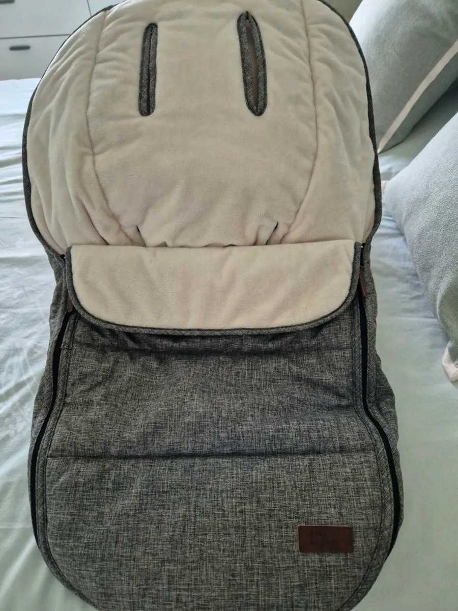 Slide & Toys - Image 3