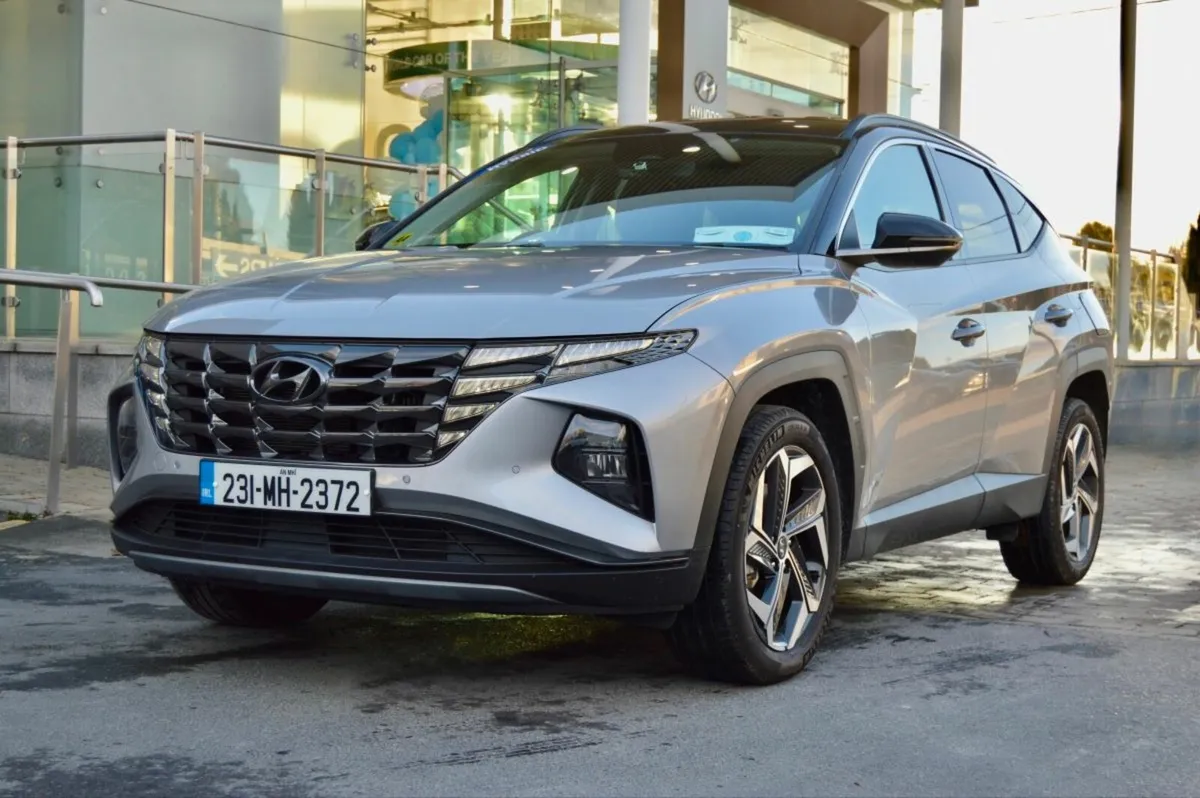Hyundai Tucson Executive Plus HEV Auto, low mileag - Image 1