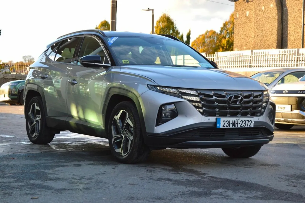 Hyundai Tucson Executive Plus HEV Auto, low mileag - Image 4