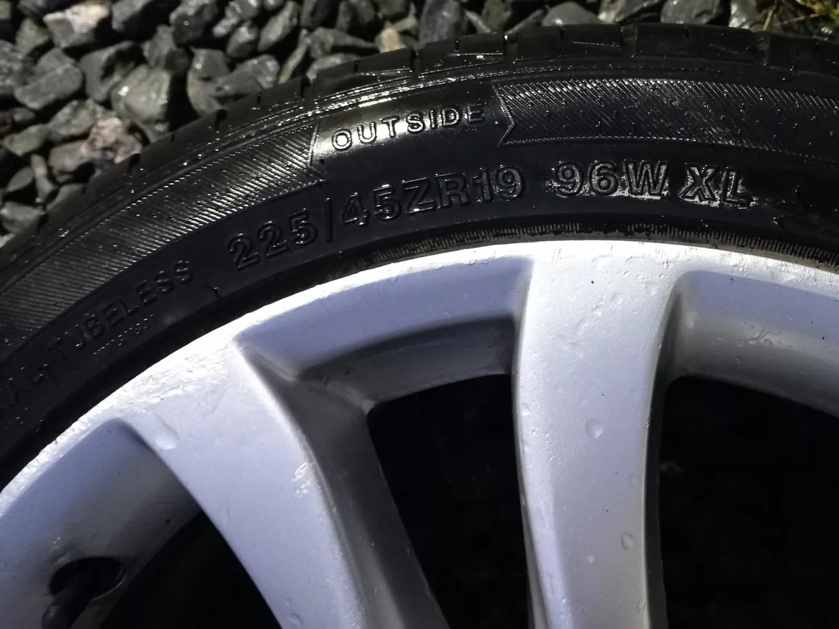 19inch 5x114.3 Genuine Alloys Like New Tyres - Image 3