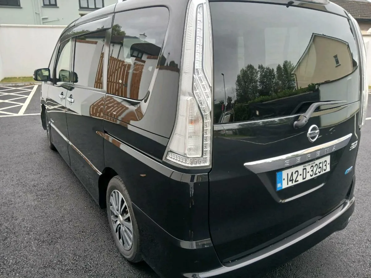 Nissan Serena - Image 2