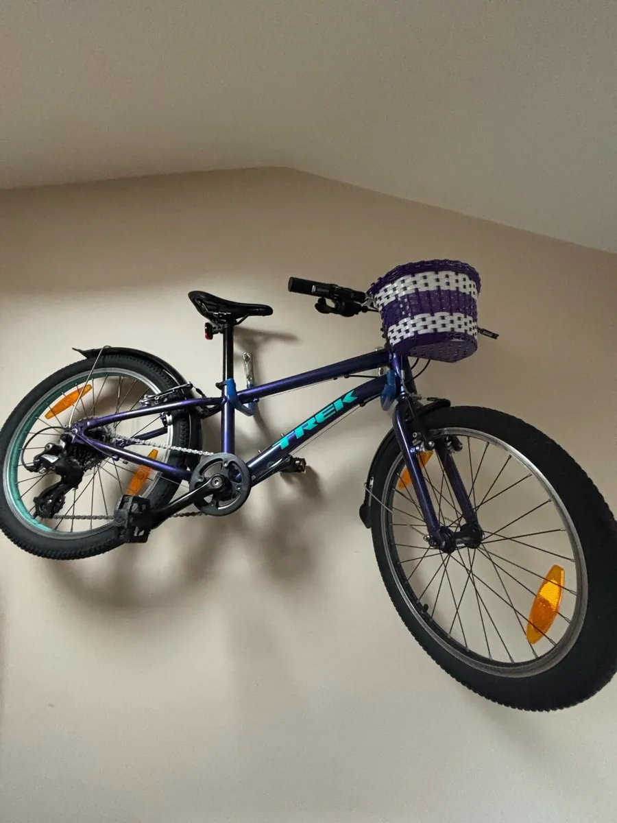 TREK 2022 WAHOO 20 bicycle for sale. - Image 2