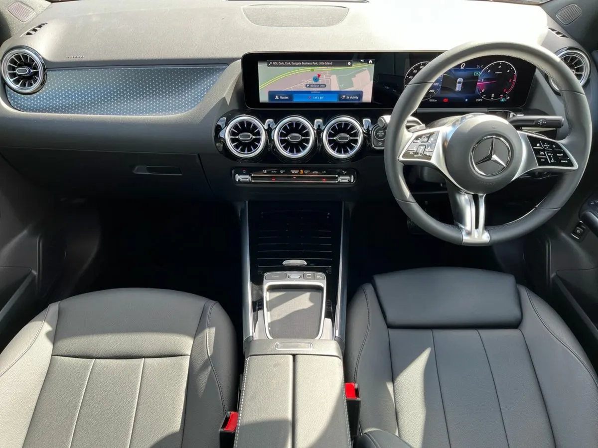 Mercedes-Benz GLA 180D Progressive Line Plus *Fold - Image 4