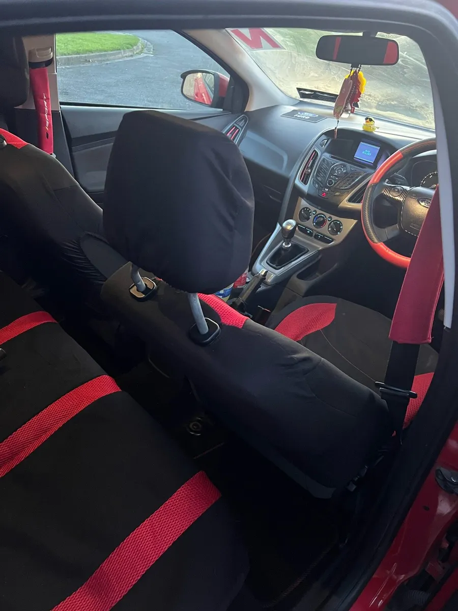 Ford Focus - Image 2