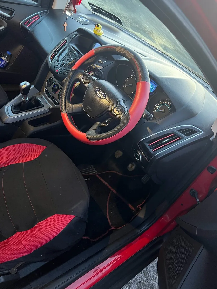 Ford Focus - Image 4