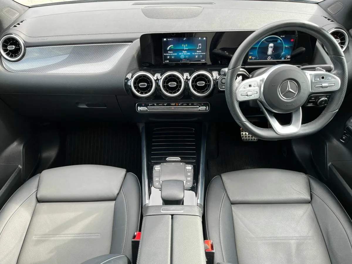 Mercedes-Benz GLA 220d 4MATIC AMG Line SUV with Su - Image 4