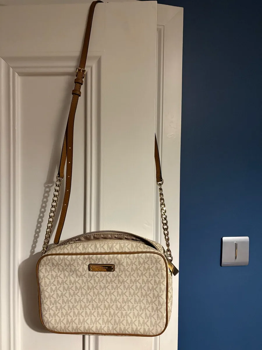 Micheal kors bag - Image 2