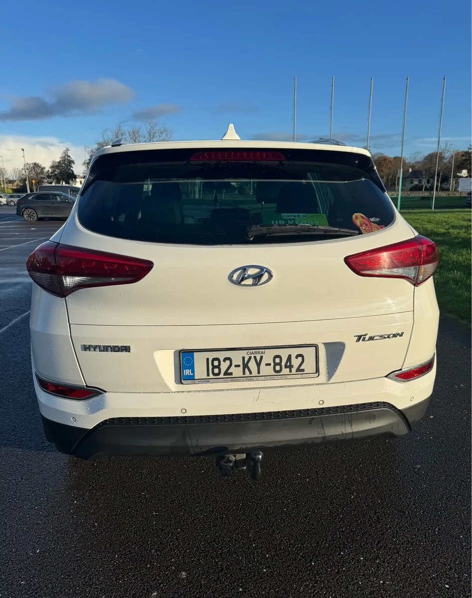 182 Hyundai Tucson Executive SE - Image 4