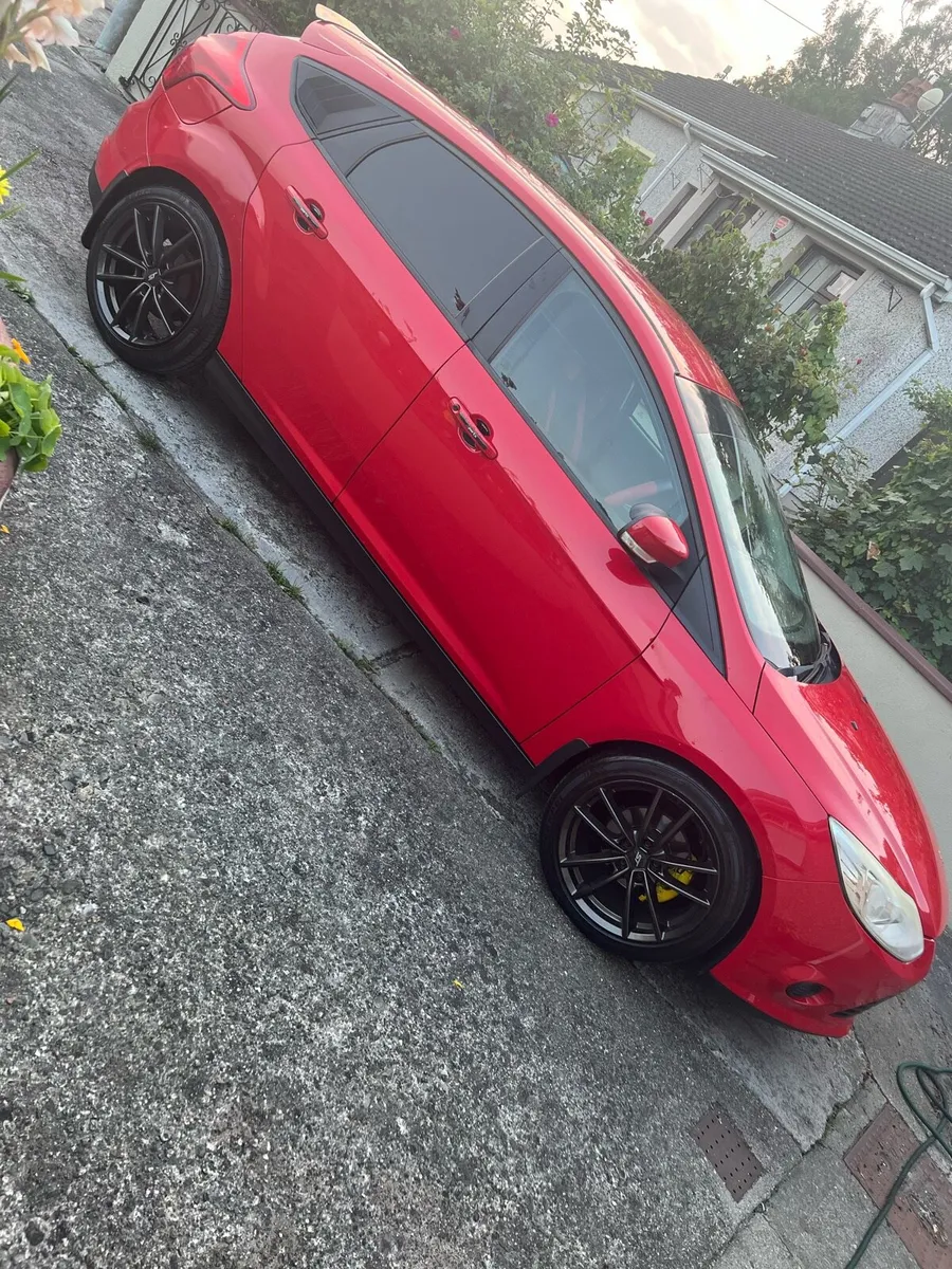 Ford Focus - Image 1