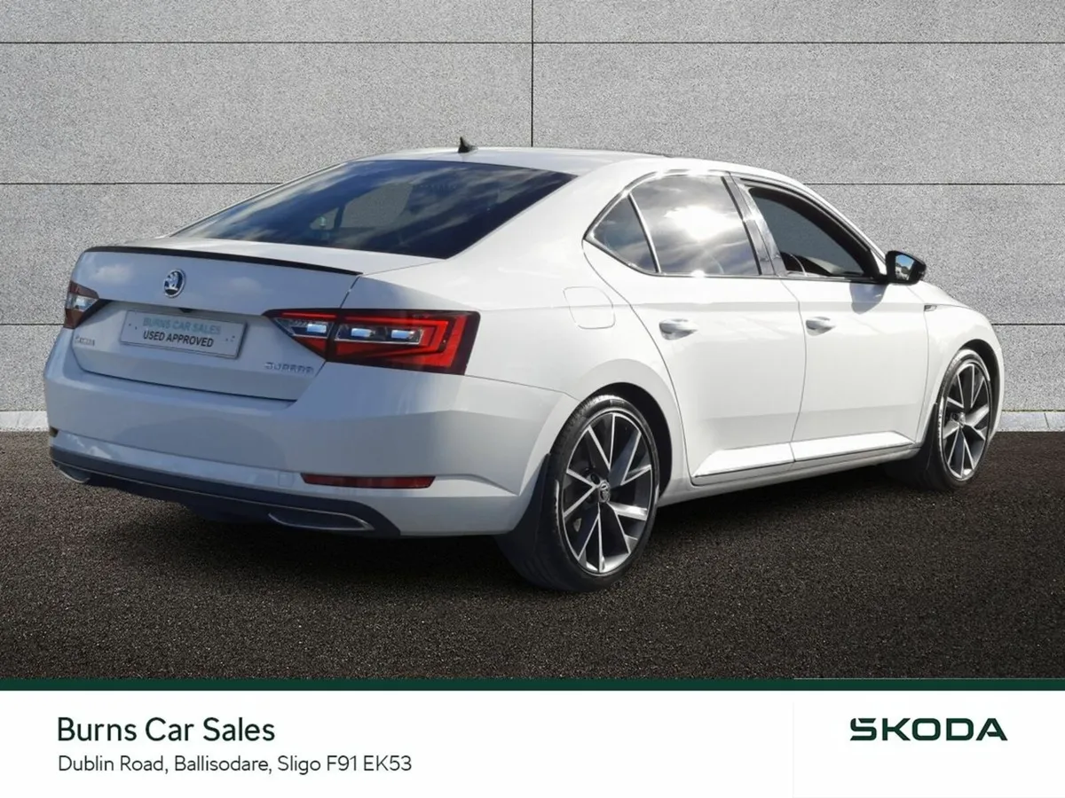 Skoda Superb 2.0 TDI 150bhp Sportline - Image 4