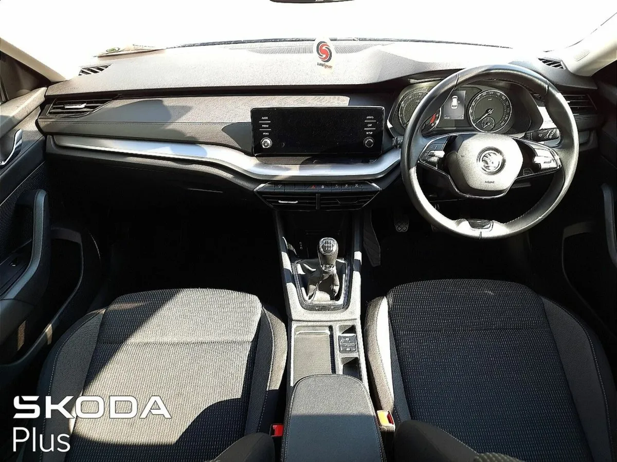 Skoda Octavia COMBI AMBITION 1.0tsi 110HP 5DR - Image 3