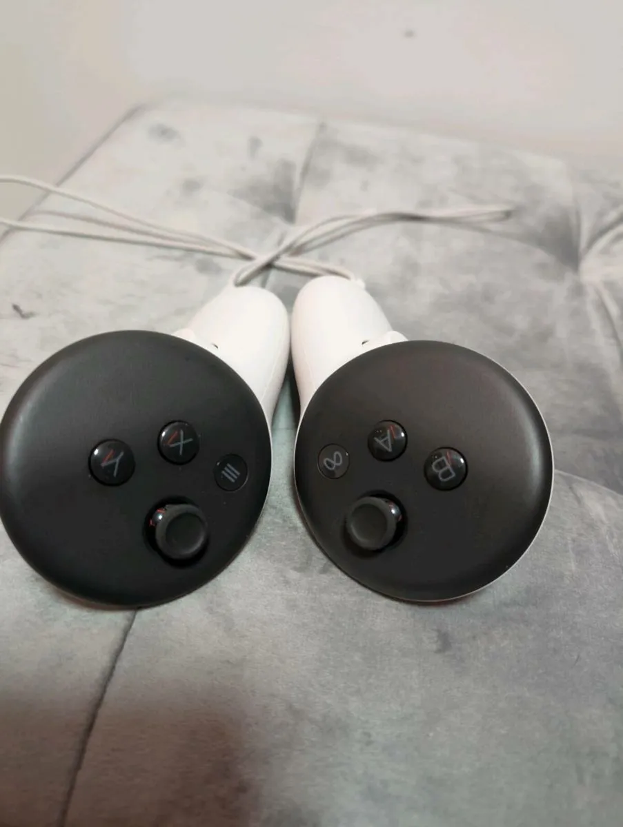 Meta Quest 3 Virtual Reality Headset (Complete) - Image 4