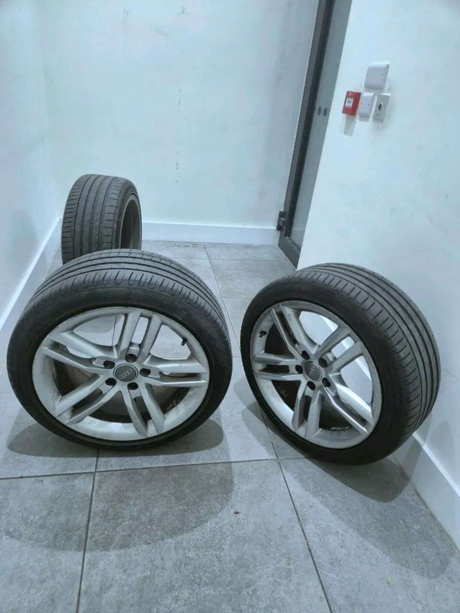 Rims with OEM Audi  tyres - Image 1