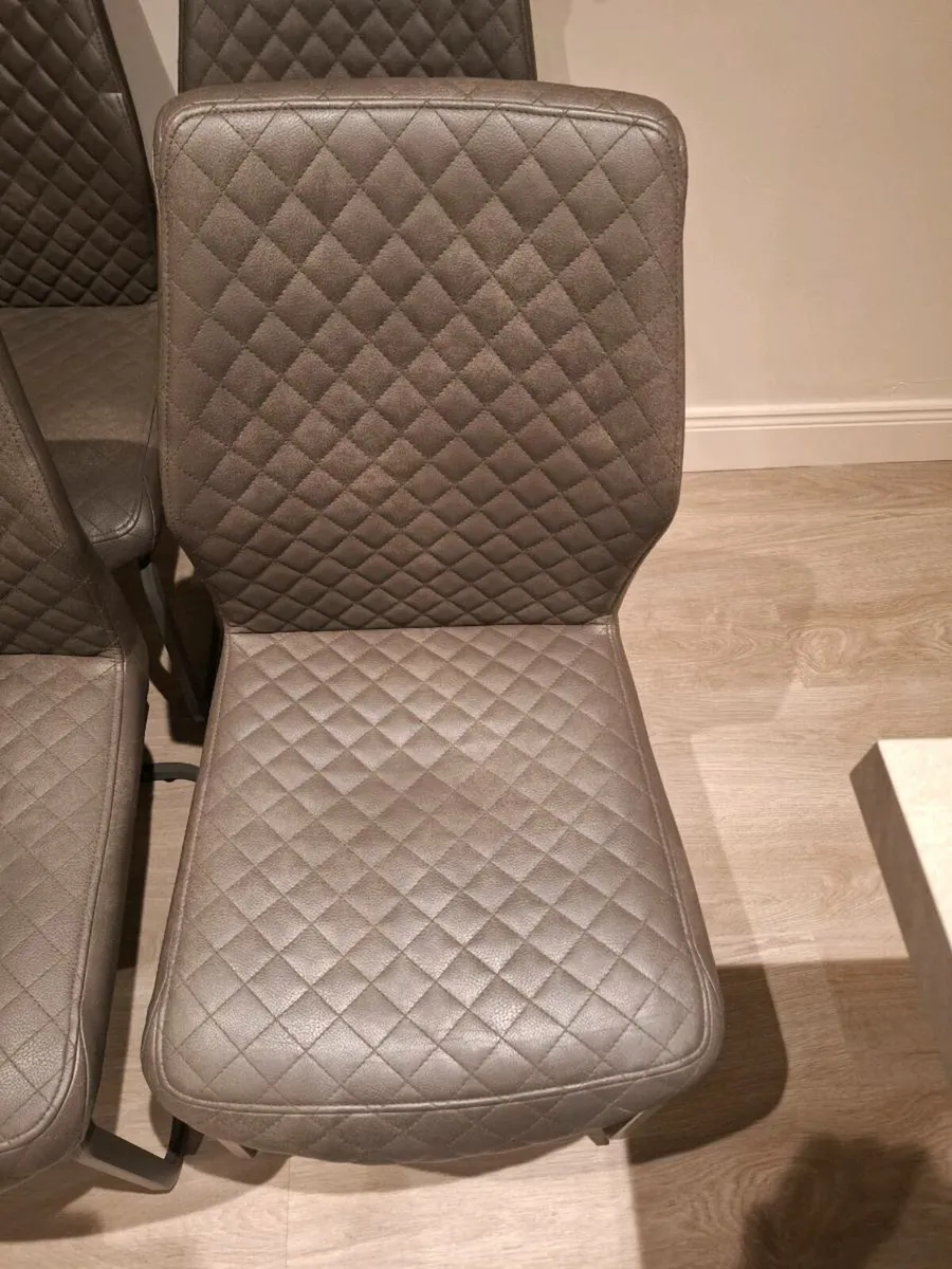 Dining room chairs - Image 3