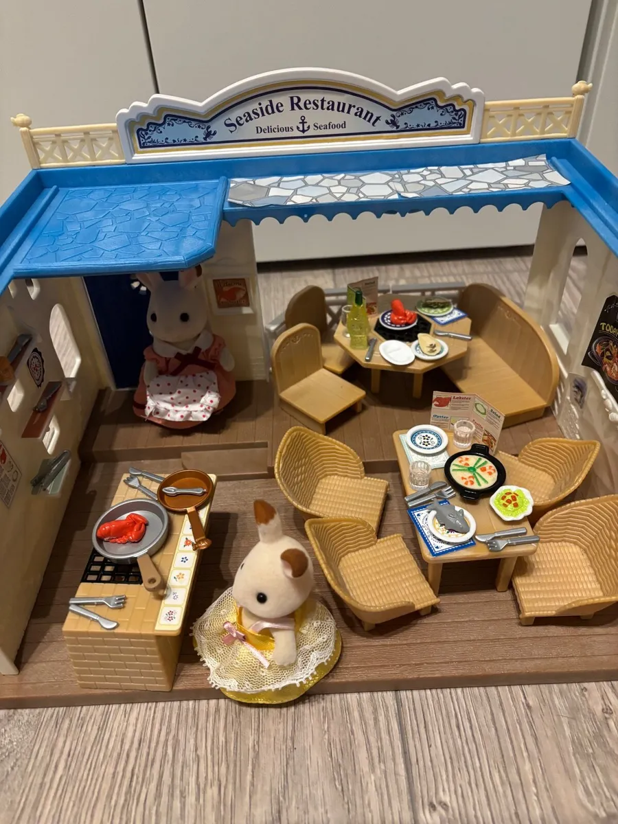 Sylvanian Families Seafood Restaurant - Image 1