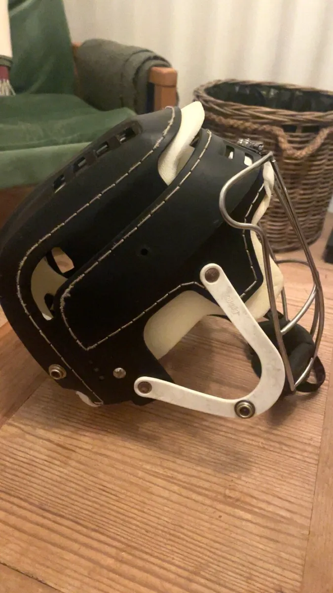 Cooper hurling helmet - Image 3