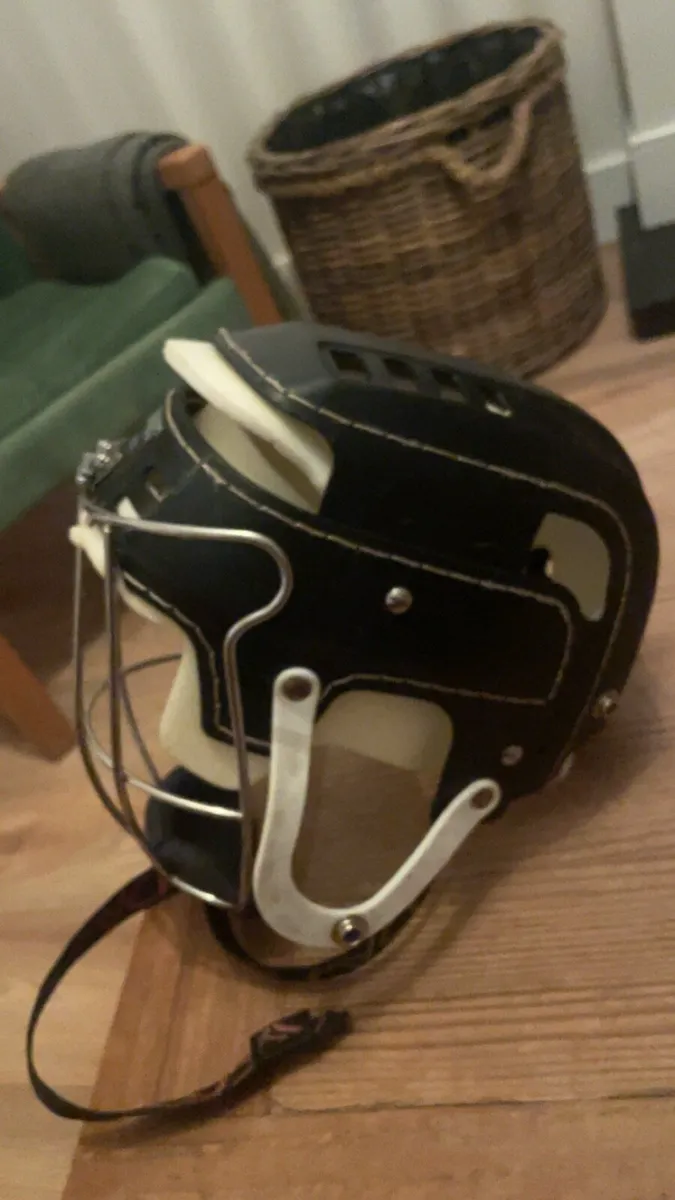 Cooper hurling helmet - Image 4
