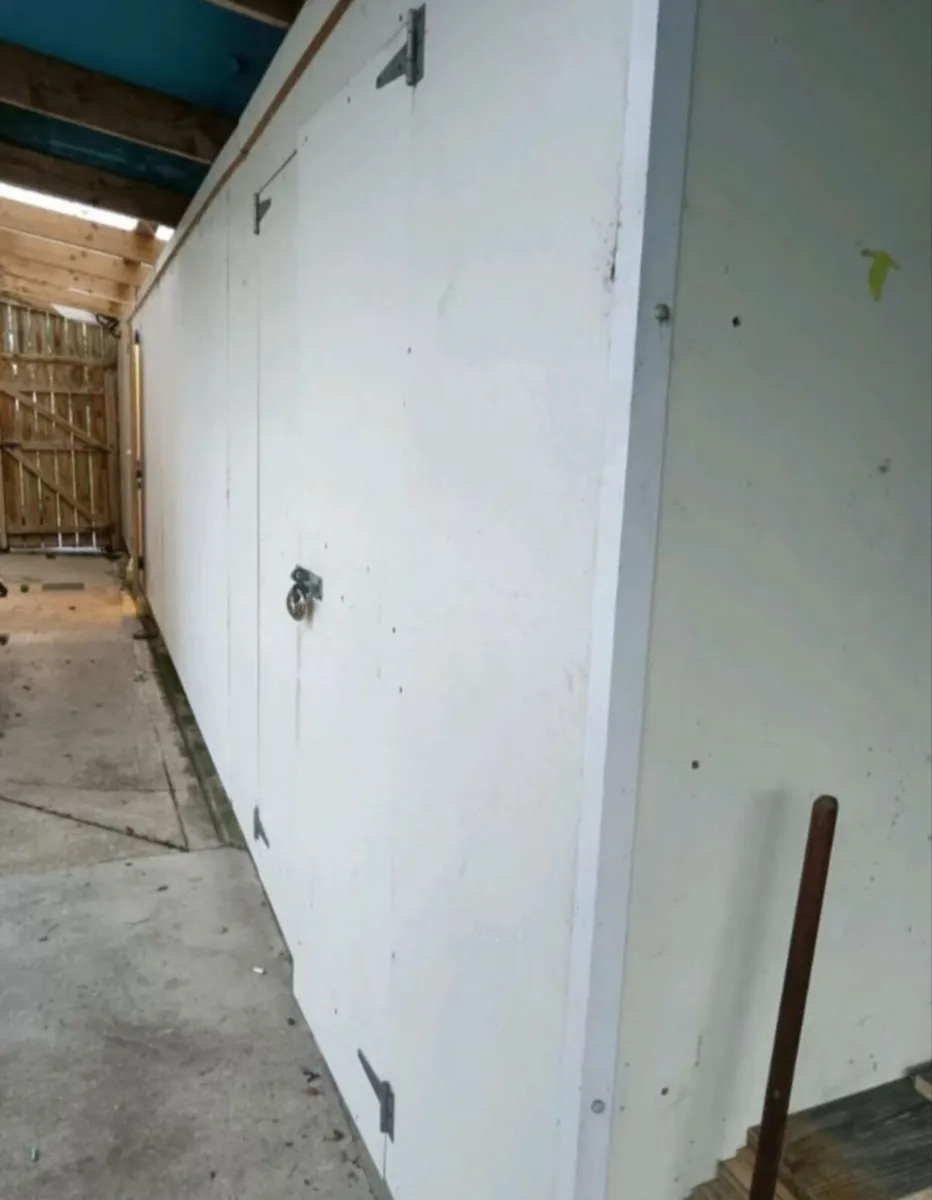 Large Shed 32ft x 5ft4 - Image 2