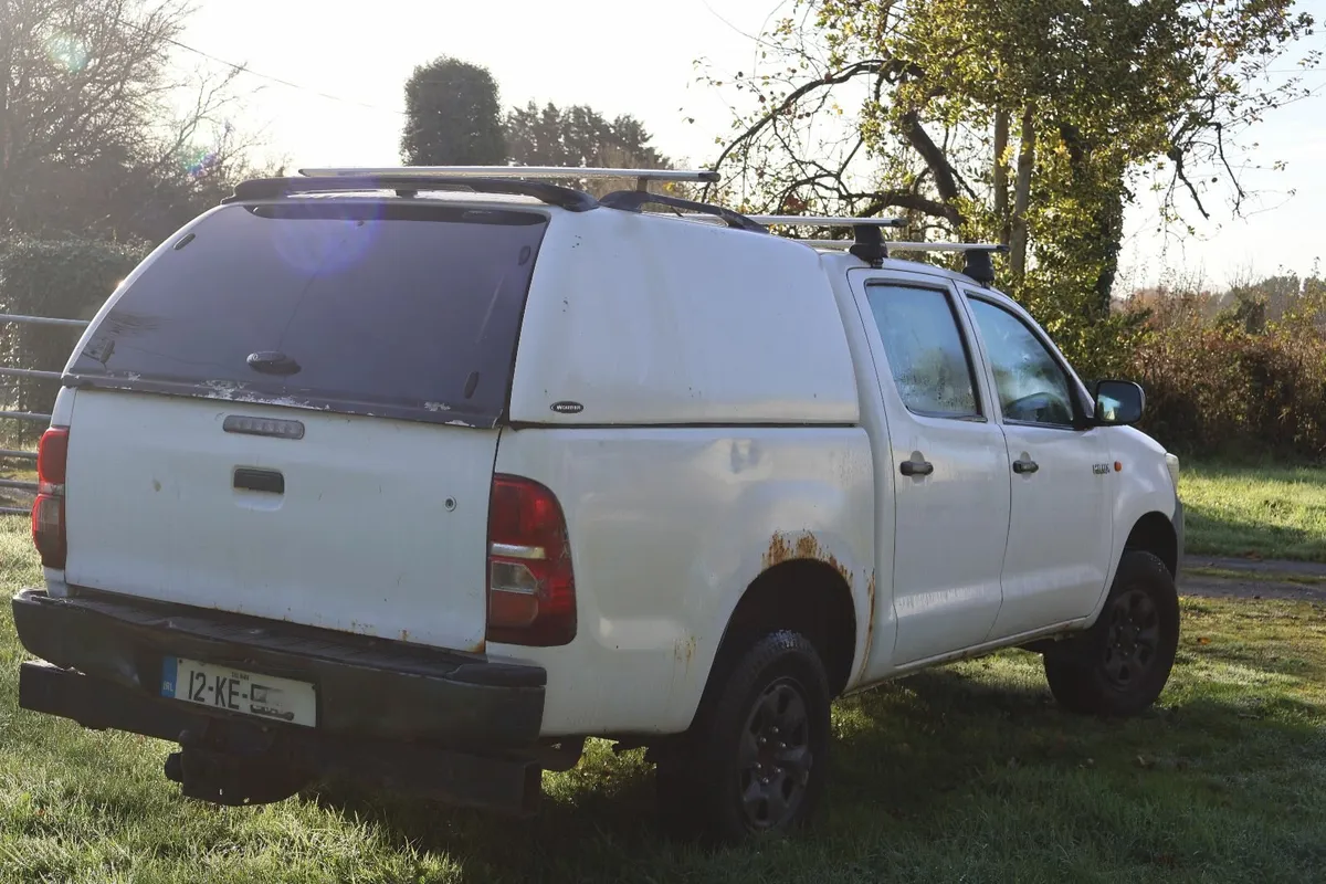 Toyota Hilux 2012 2.5 Crew Cab - Image 3