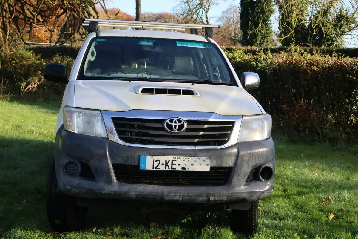 Toyota Hilux 2012 2.5 Crew Cab - Image 4