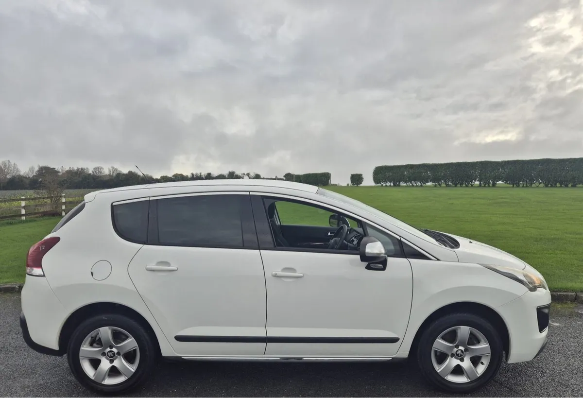 2015 Peugeot 3008 Petrol - Image 2