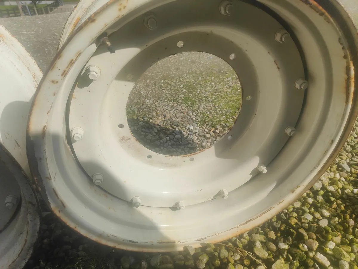 New holland 15x28 rims - Image 3