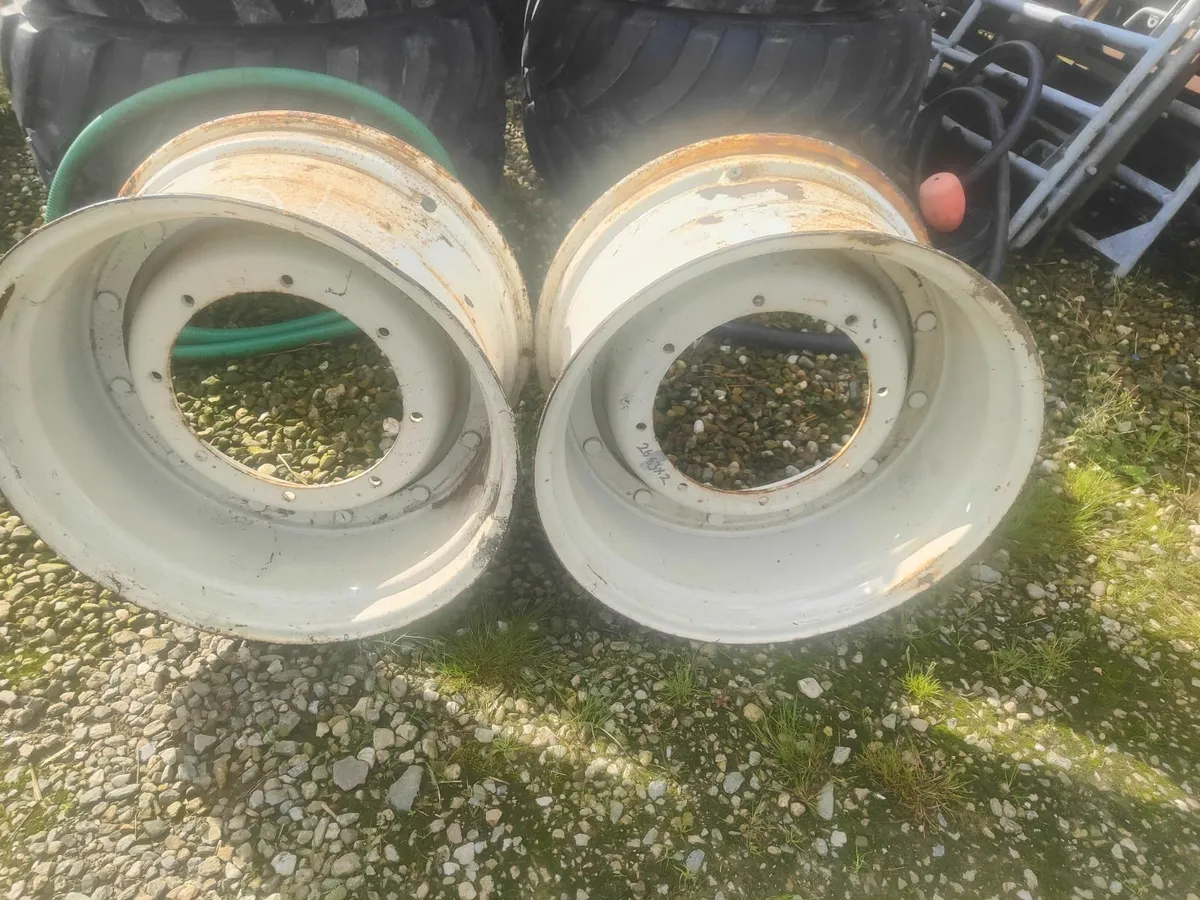 New holland 15x28 rims - Image 1