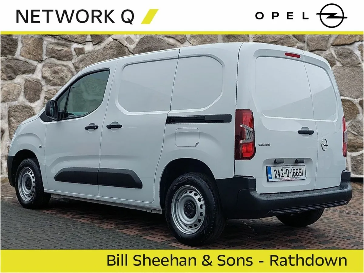 Opel Combo Edition Plus KOMFORT 3 SEATER VAN - Image 4