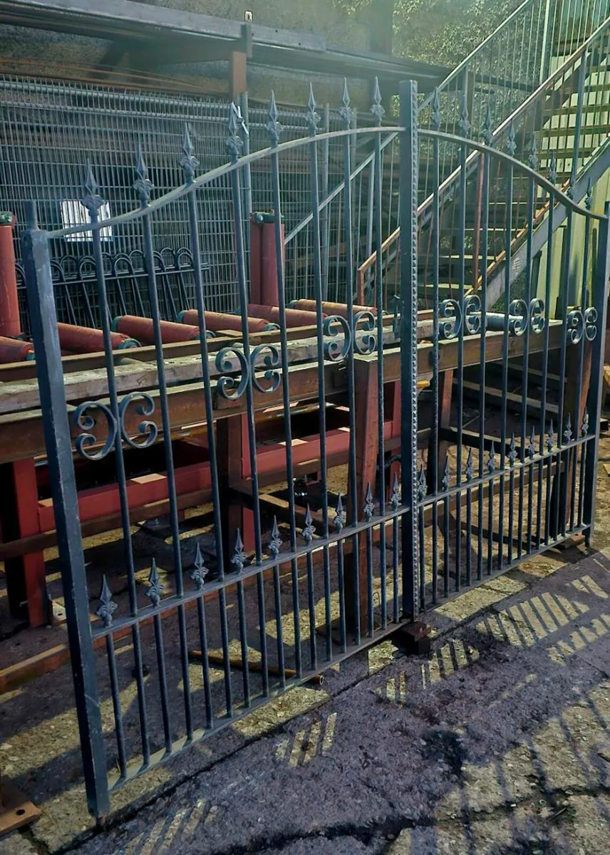 Galvanized Drive way Gate - Image 2