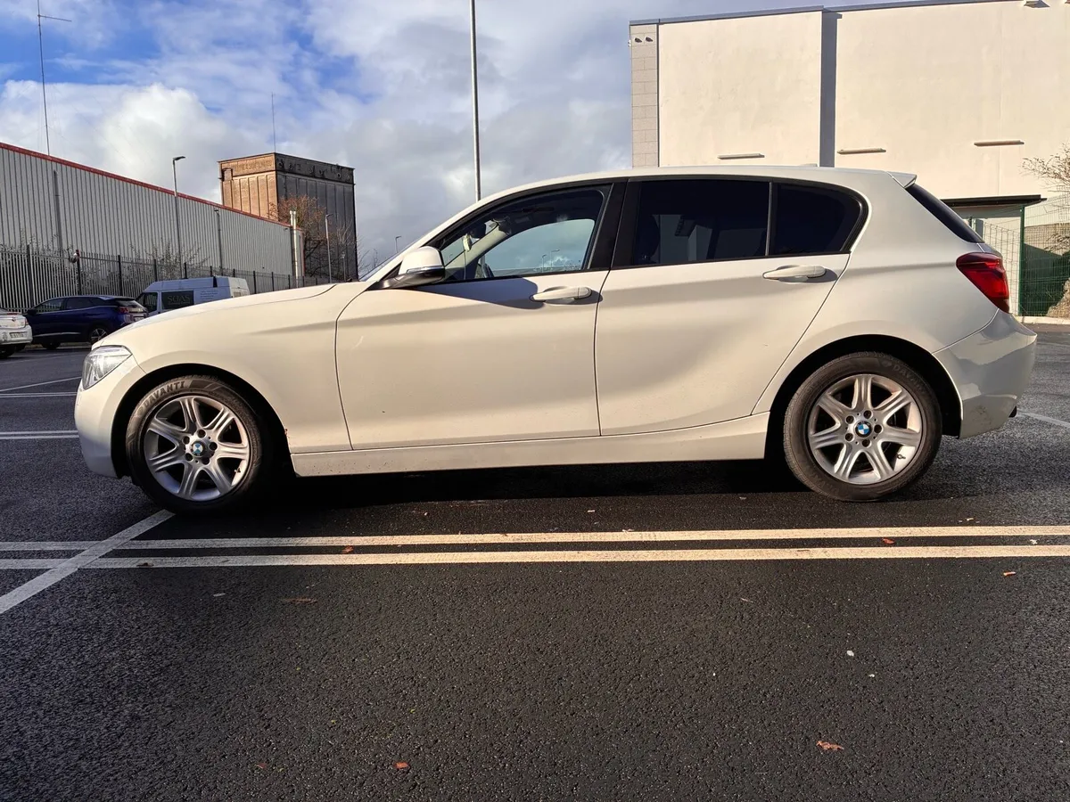 142 BMW 1 Series-Auto. 1.6 Petrol. Low Mileage - Image 3