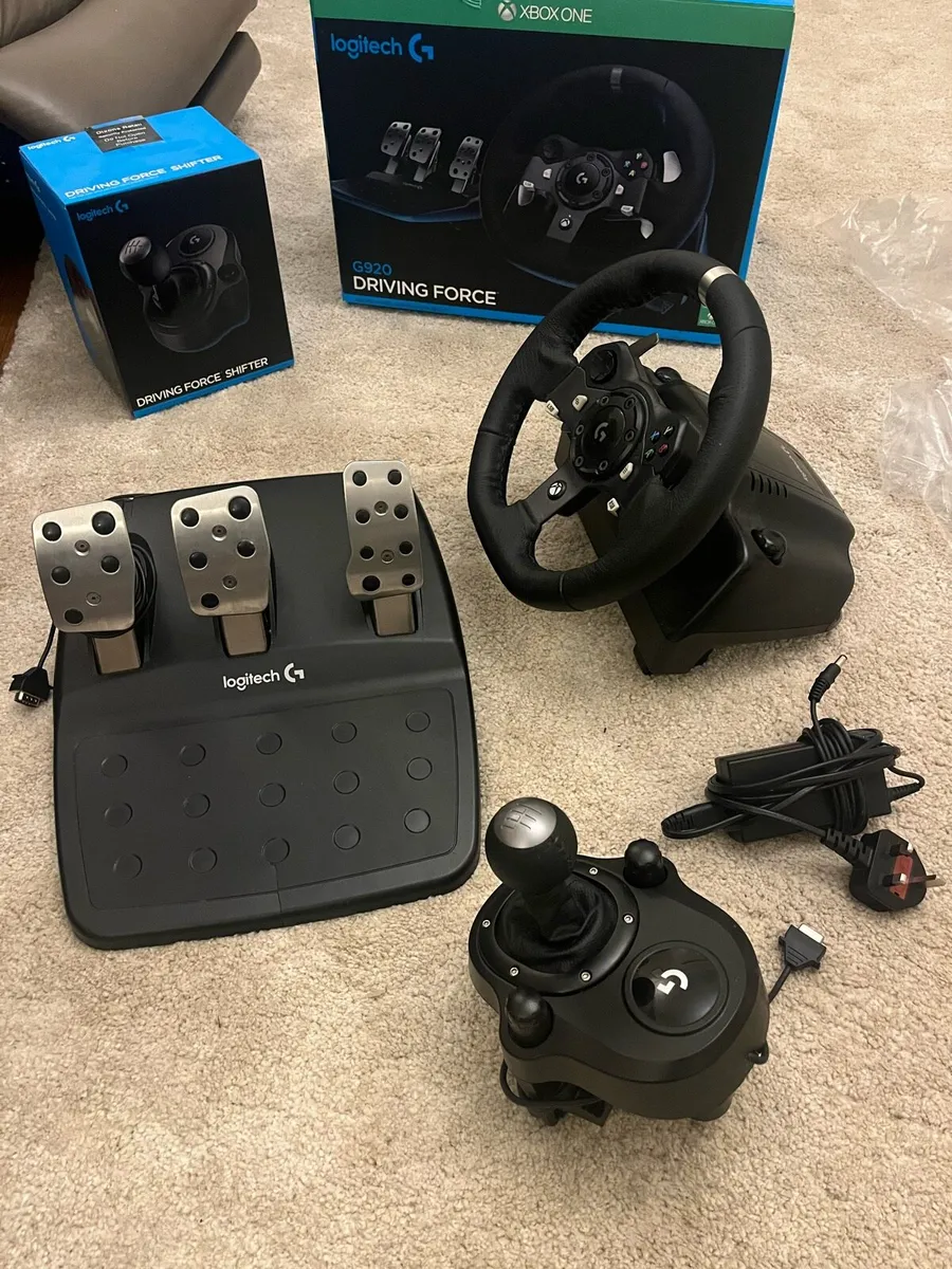 Logitech g920 Xbox one with gear stick,chair+box - Image 1