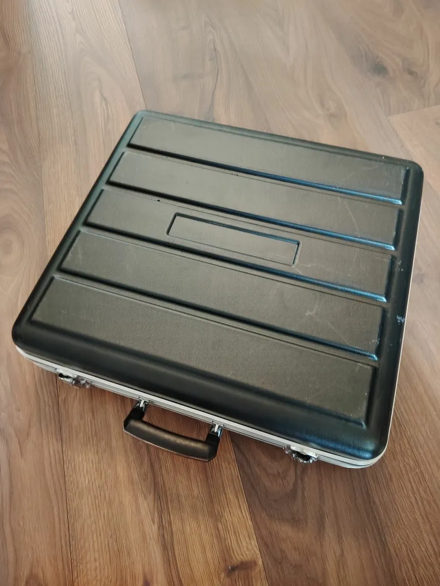 Hard Case - Image 3