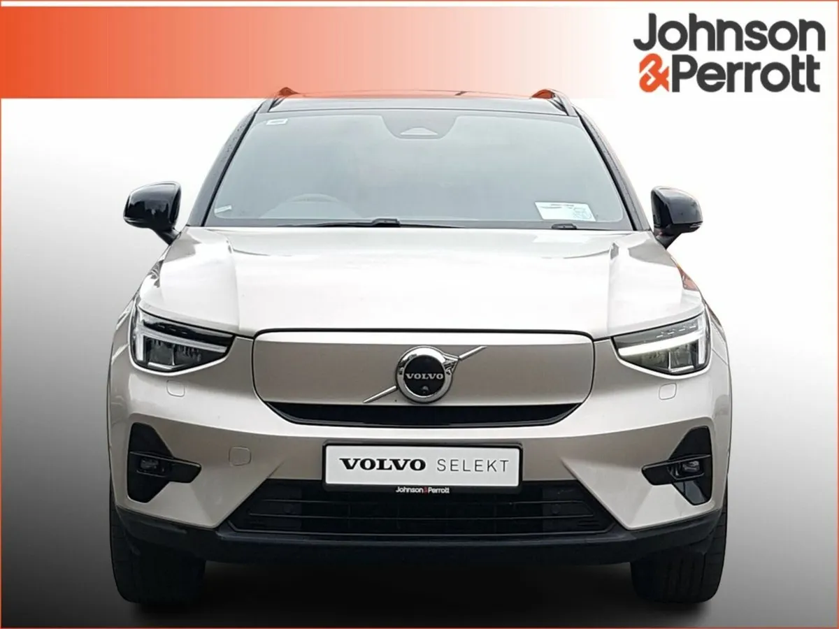 Volvo XC40 231 bhp Ultimate 69 kWh Battery (Panora - Image 4