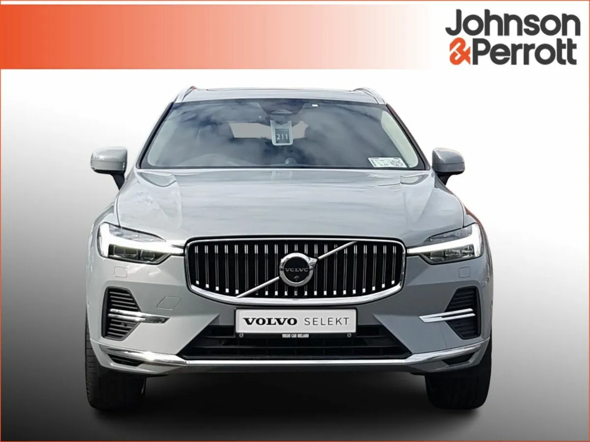 Volvo XC60 T6 350 bhp AWD PHEV Ultra Bright (Venti - Image 4