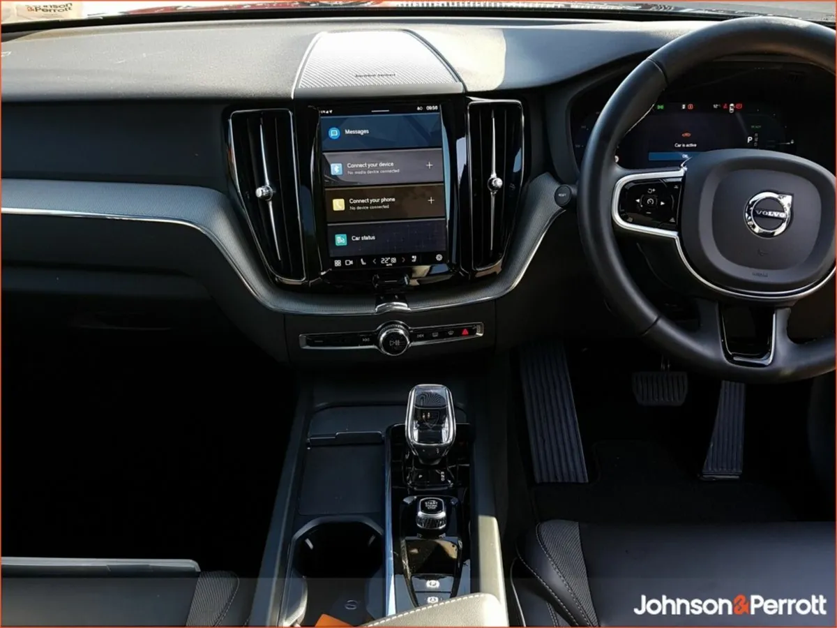 Volvo XC60 T6 350bhp AWD PHEV Plus Black Edition ( - Image 3