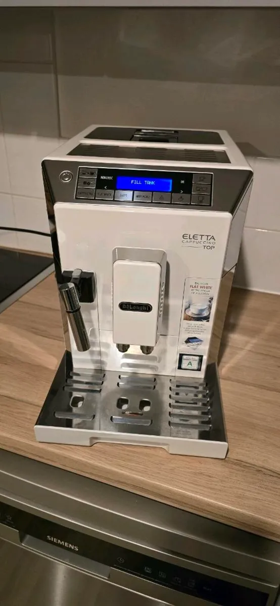 Delonghi eletta coffee machine - Image 2