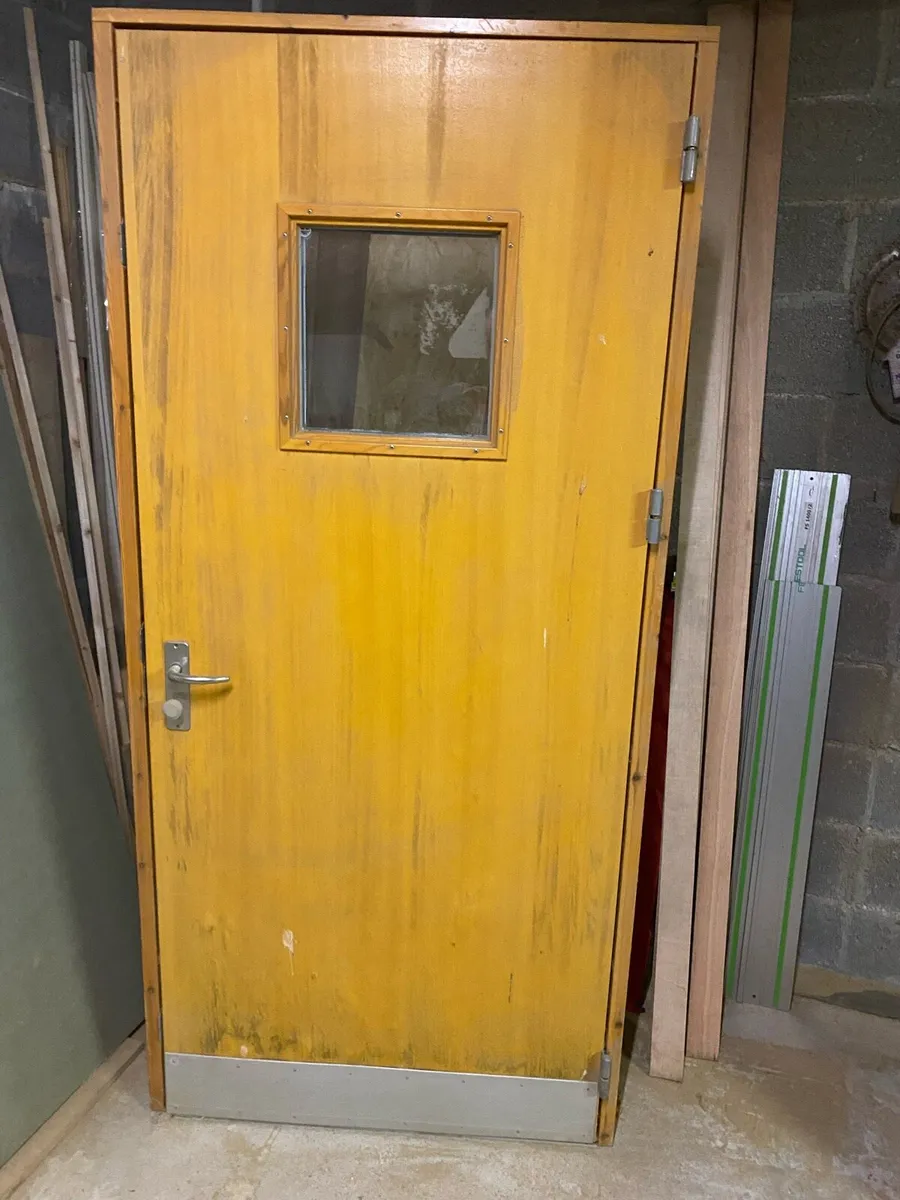 Timber door - Image 1