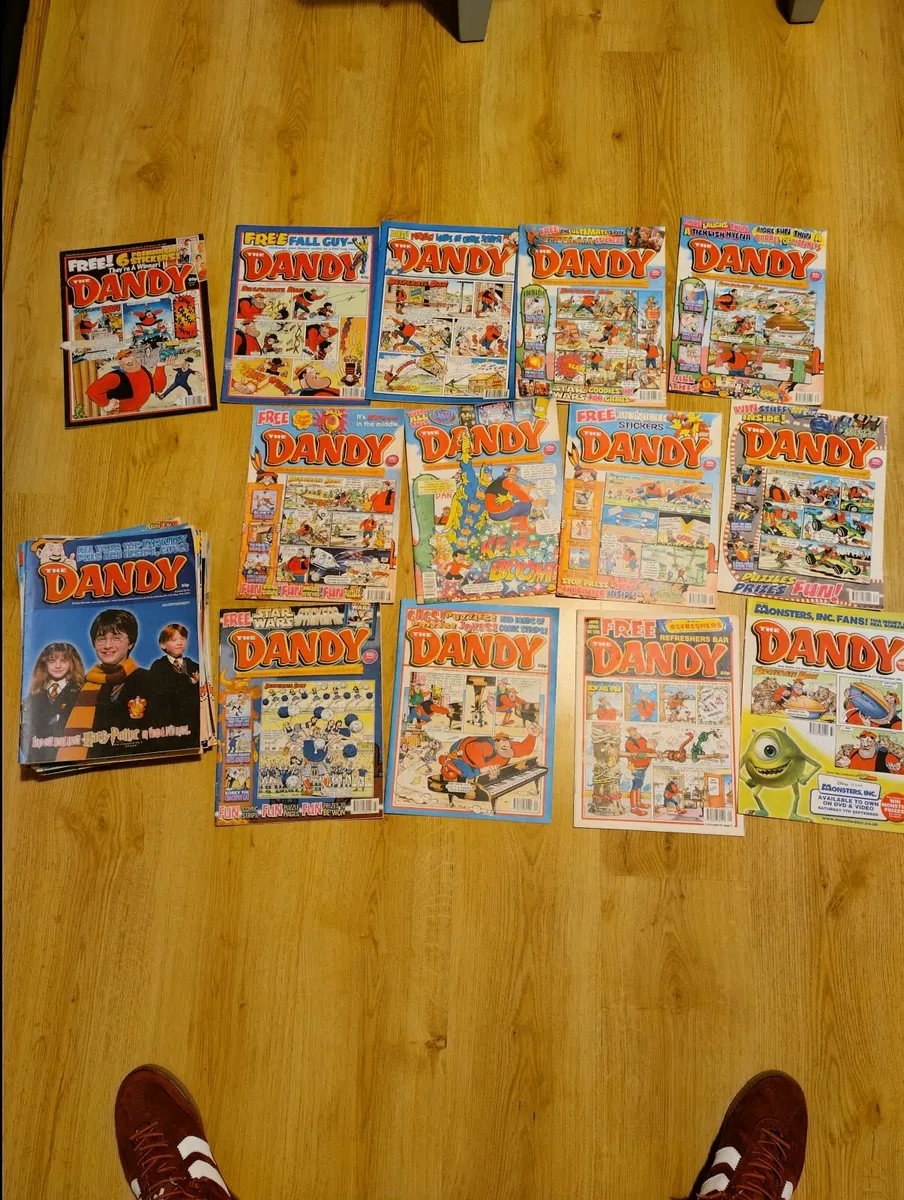 Dandy's annual and magazines - Image 1