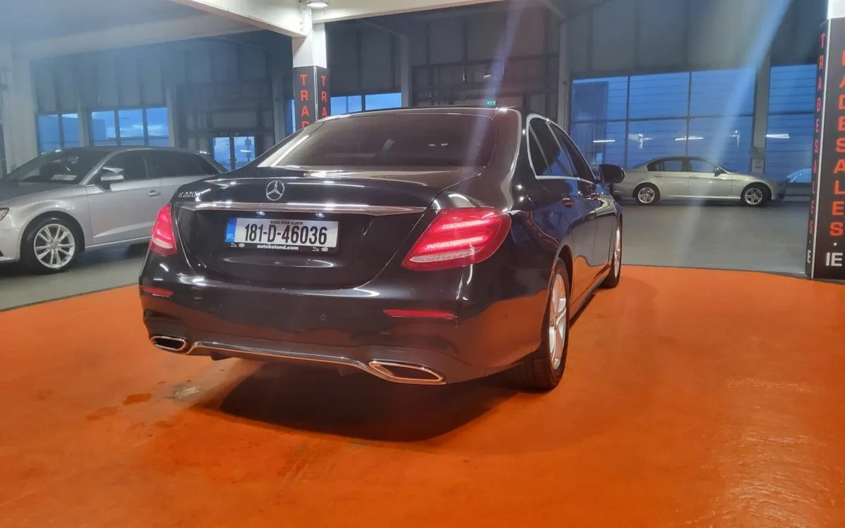 Mercedes-Benz E-Class E 220 D AMG LINE A/T - Image 3