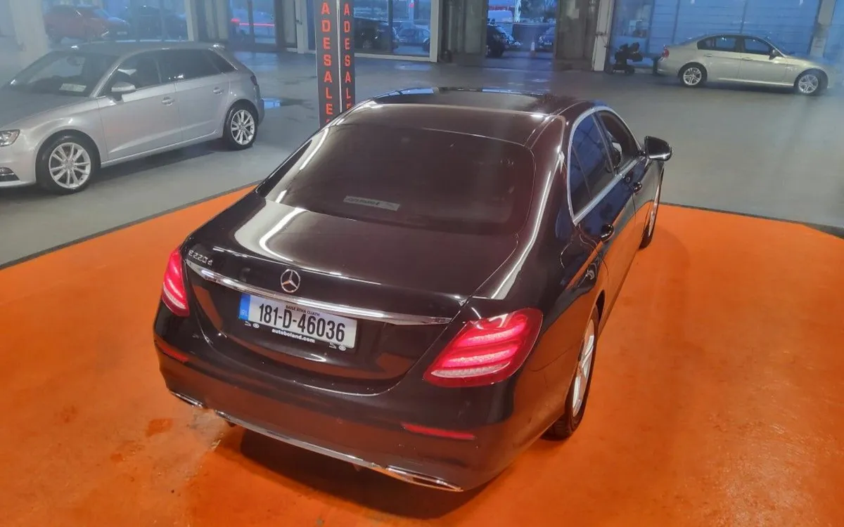 Mercedes-Benz E-Class E 220 D AMG LINE A/T - Image 4