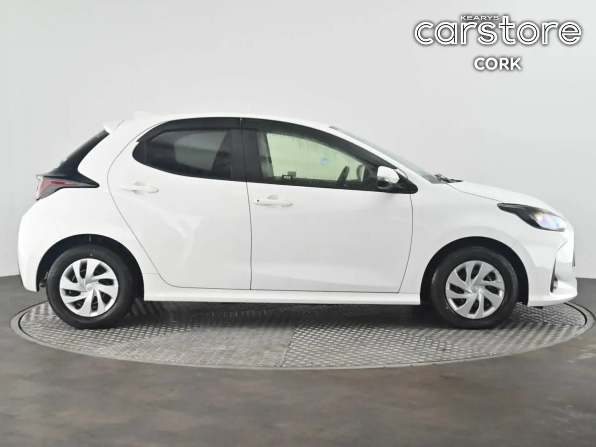 Toyota Yaris 1.5 Hybrid 5Dr Auto - Image 2