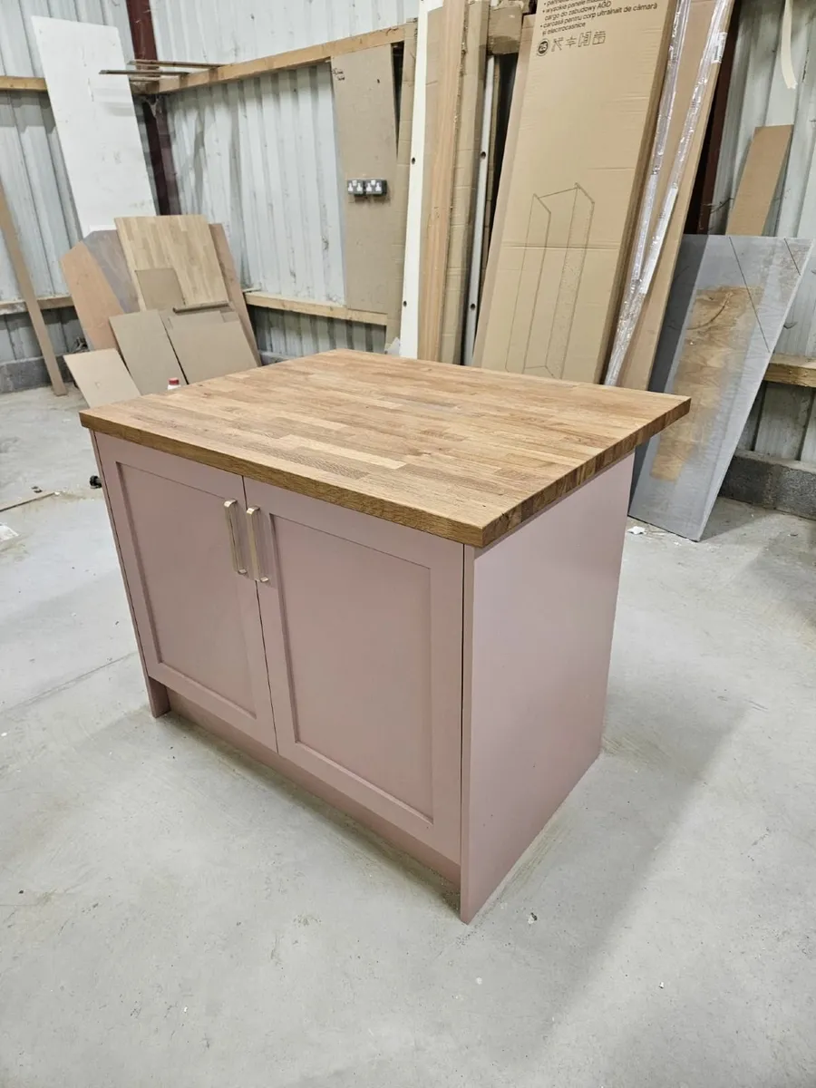 Kitchen Island - Image 1