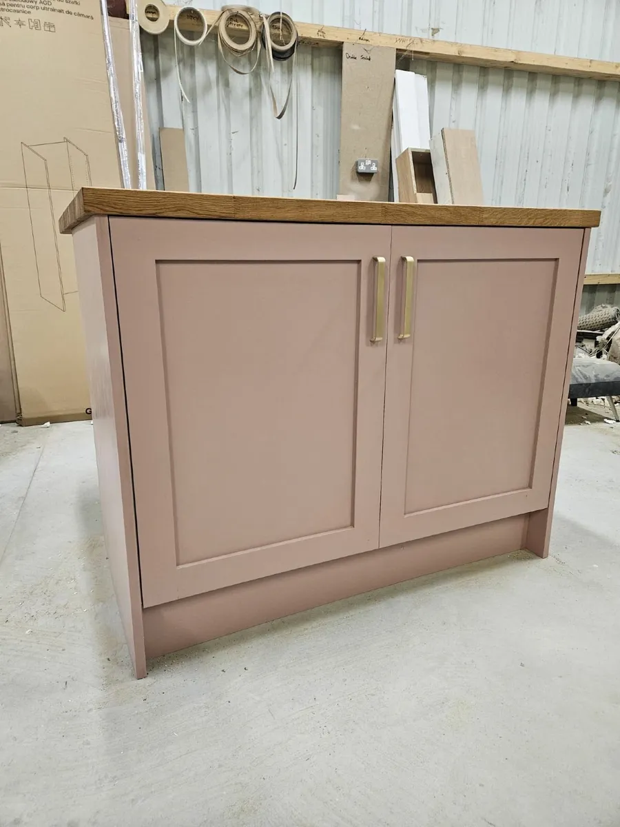 Kitchen Island - Image 2
