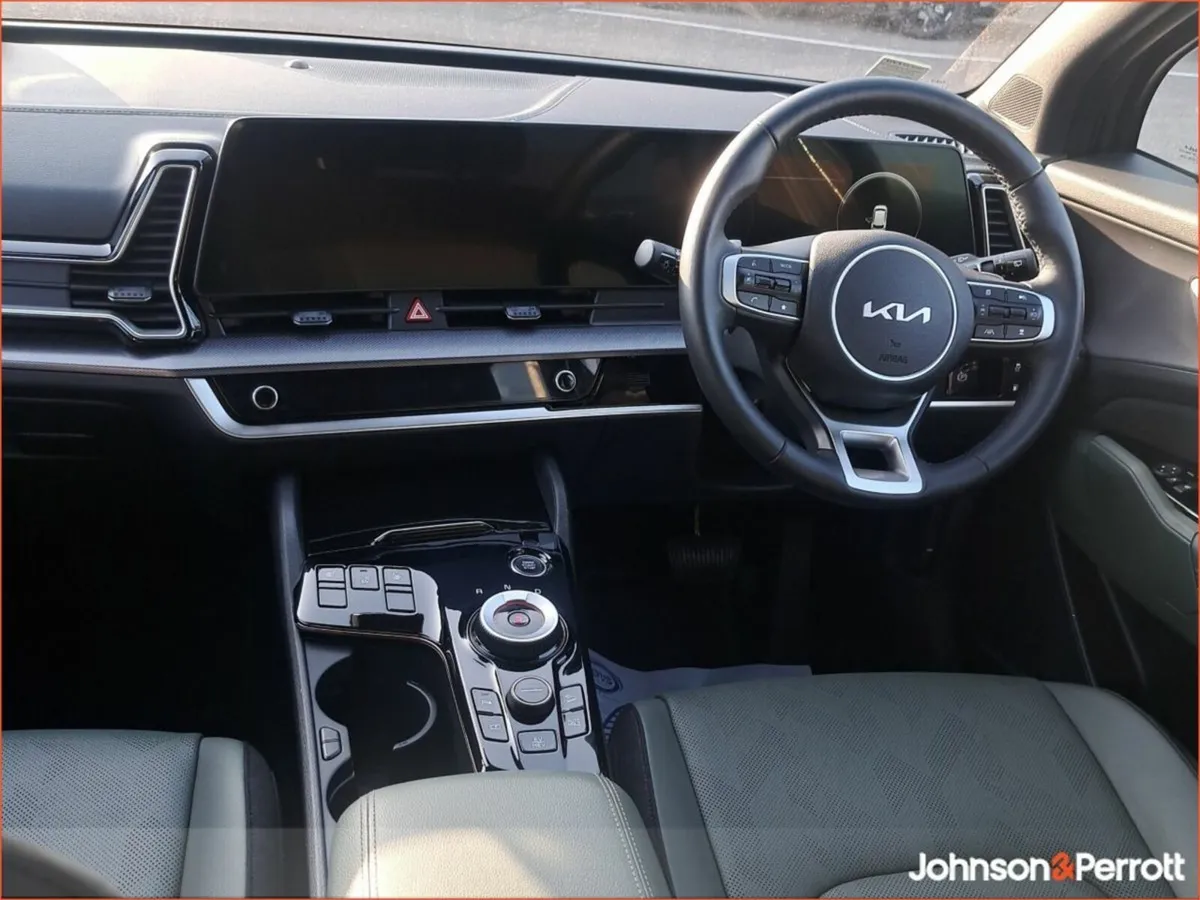 Kia Sportage Anniversary Edition Plug-in Hybrid - Image 4