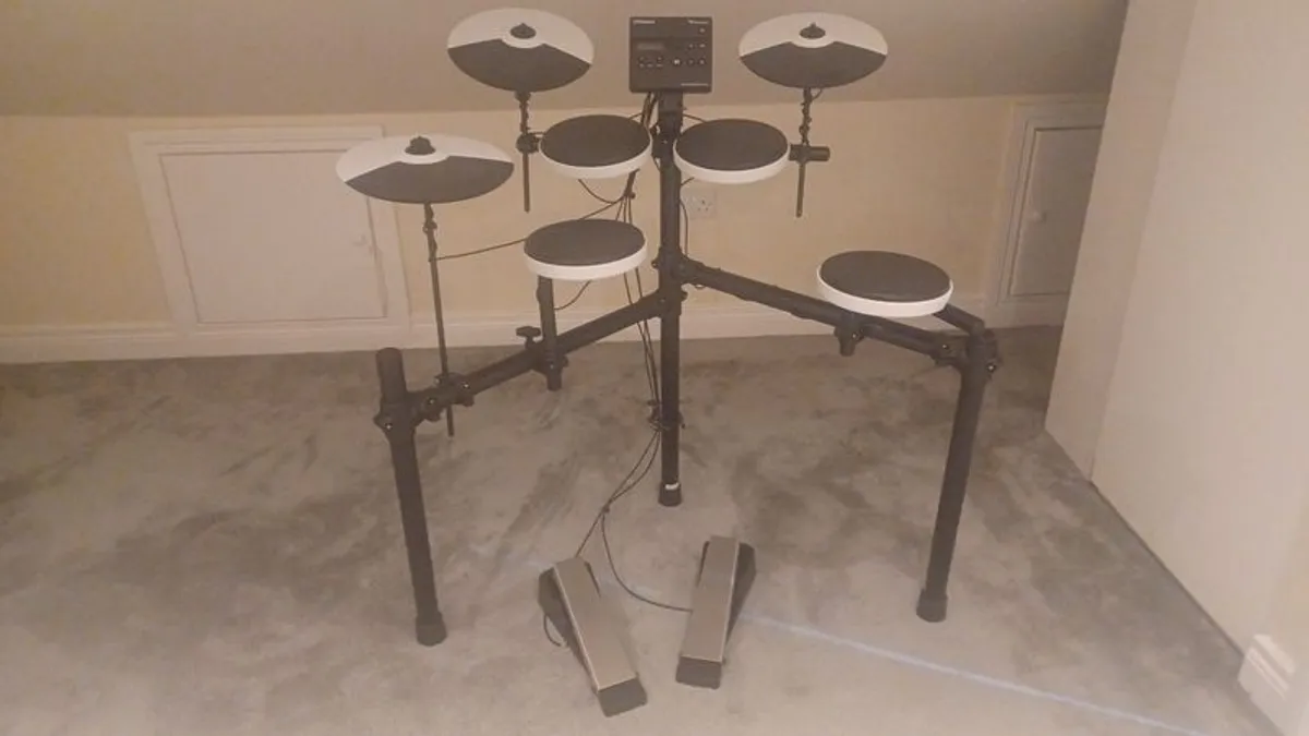 Roland TD-02K White Electronic Drumkit - Image 1