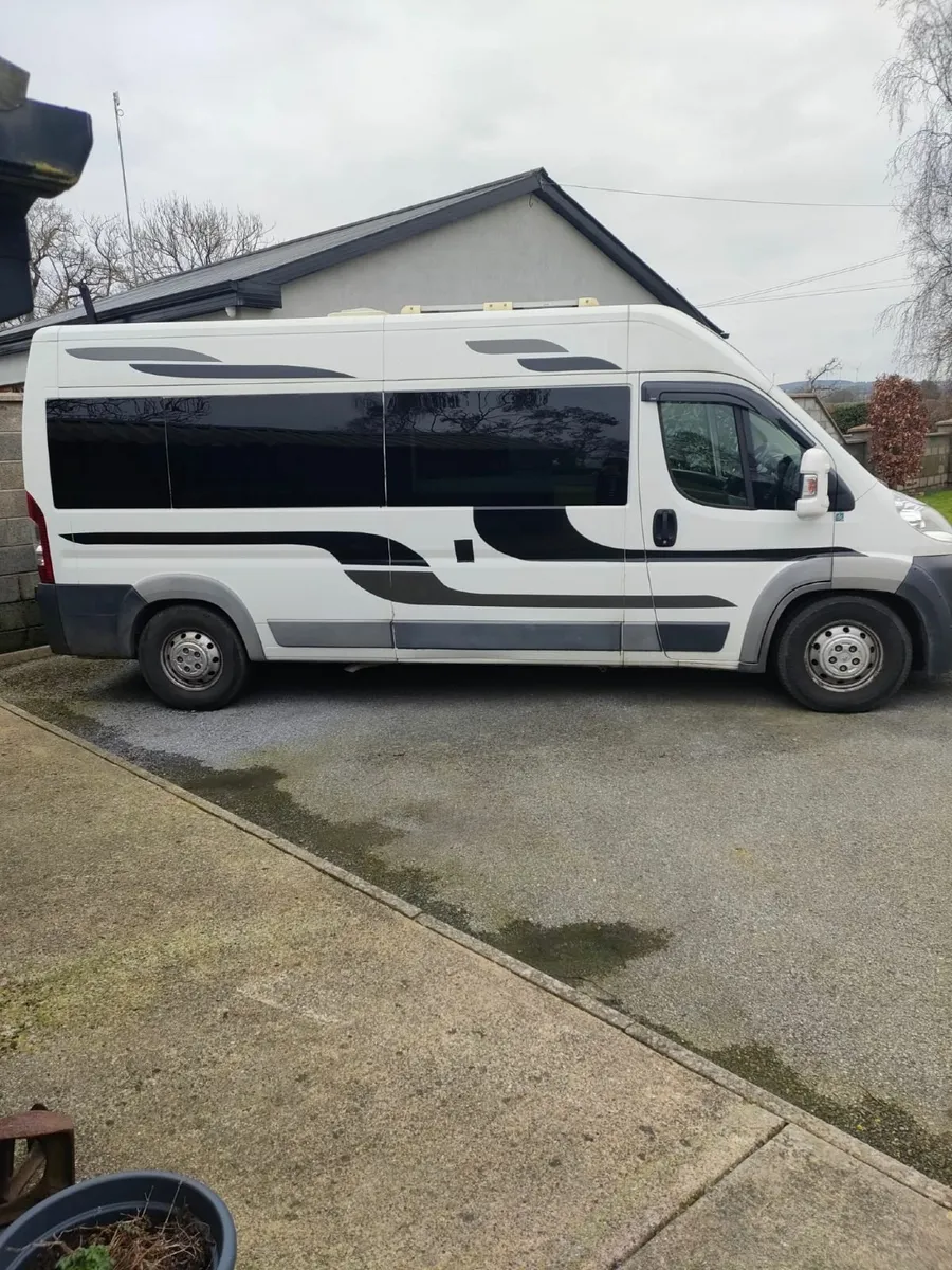 Camper van - Image 1