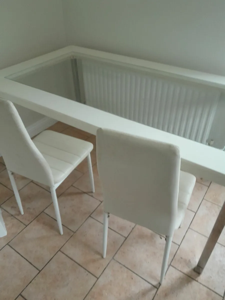 Kitchen Table + 4Cairs - Image 1